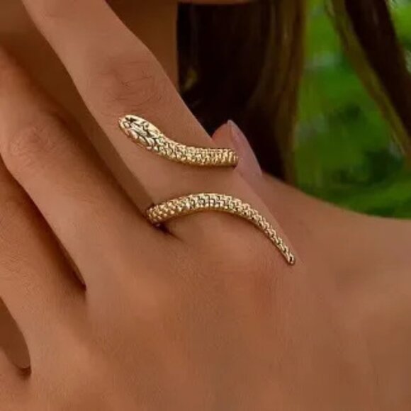 3/$35 Gold Tone Snake Coil Ring Adjustable Vintage Style Statement Jewelry - Picture 1 of 6